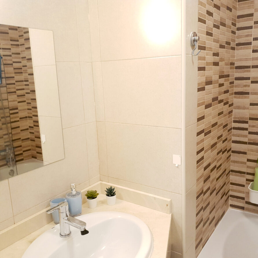 holiday-almeria-Garrucha-cerca-Mojacar-sunny-apartment-ensuite-bathrooms-vacaciones-almeria-Garrucha-soleado-apartamento-banoprivado-1
